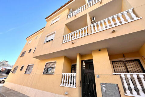 Formentera de Segura 2 bed  penthouse apartment with roof top solarium