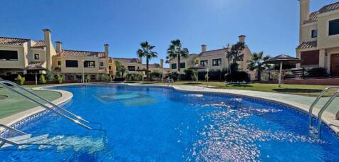 Campoamor Semi Detached 2 bed House close to La Fuente CC