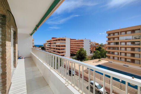 Punta Prima reformed apartment beachside