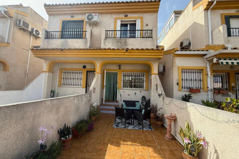 Daya Nueva Town house