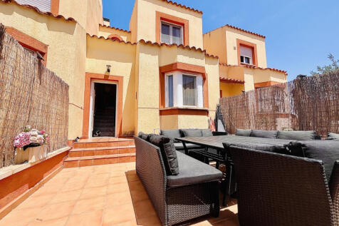 Lomas de Cabo Roig 3 bed town house with communal pool