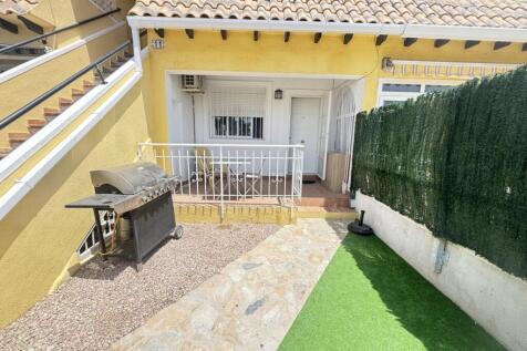 Lomas del Golf ground floor apartment close to Villamartin Plaza