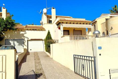 Las Ramblas Semi detached Villa with Garage and communal pool