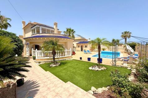 Villamartin Spacious south facing Villa