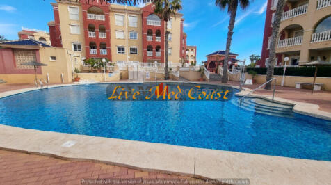 Puerto_Marina_apartment_pool_view2