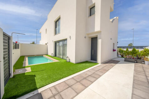 Benijofar 2 bed Modern Villa with private pool