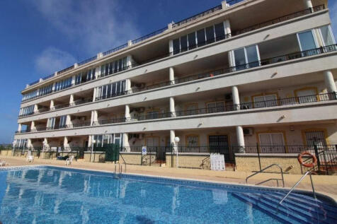 La Mirada 3 bed ground floor apartment communal pool close to amenities.
