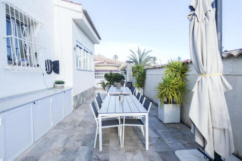 Ciudad Quesada Modern Villa Pool &amp; Summer Kitchen (41)