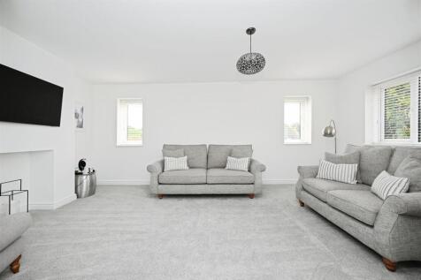 Lounge/Bedroom Four