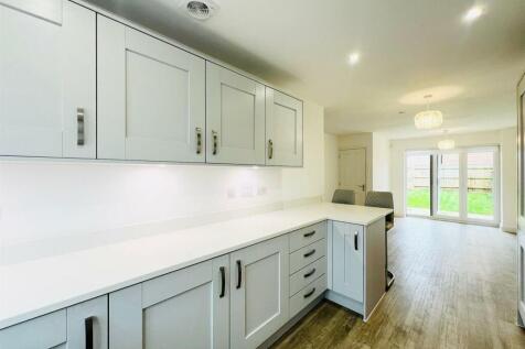 Open Plan Living / Dining Kitchen