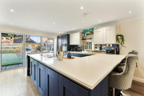 Open Plan Lounge &amp; Kitchen Diner