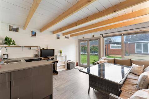 Detached Summer House
