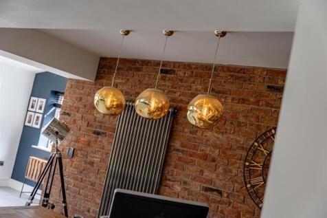 Versatile Kitchen, Living Space &amp; Home Office
