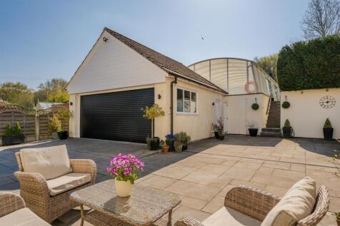 Detached Garage