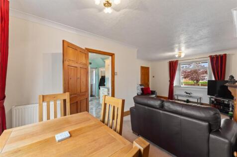 Lounge / Dining Room
