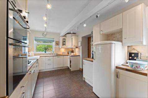 10 Rayleigh Avenue, Cheshire._-17.jpg