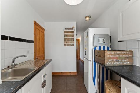 10 Rayleigh Avenue, Cheshire._-22.jpg