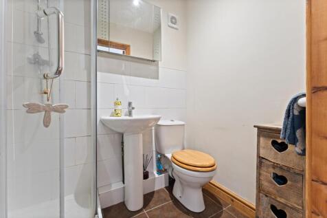 10 Rayleigh Avenue, Cheshire._-25.jpg