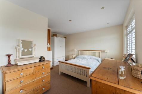 10 Rayleigh Avenue, Cheshire._-5.jpg