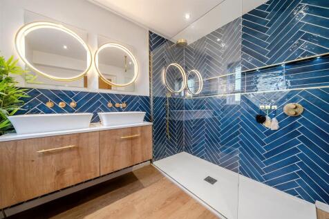 En Suite Bathroom
