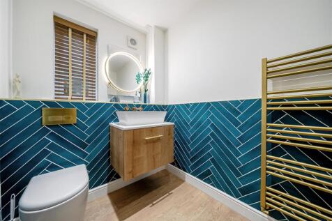 En Suite Bathroom