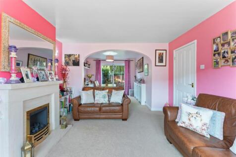 Lounge / Dining Room