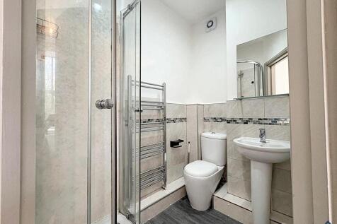 Room 5 ensuite