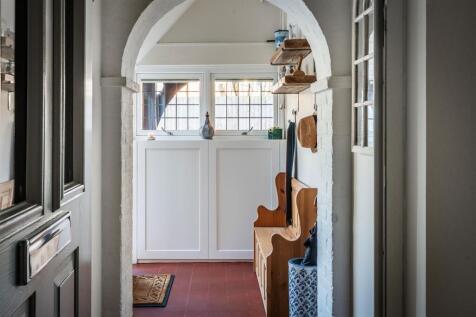 Apt-1-Little-Tangley-12.jpg