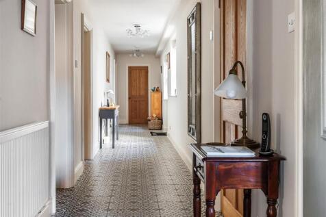 Apt-1-Little-Tangley-14.jpg