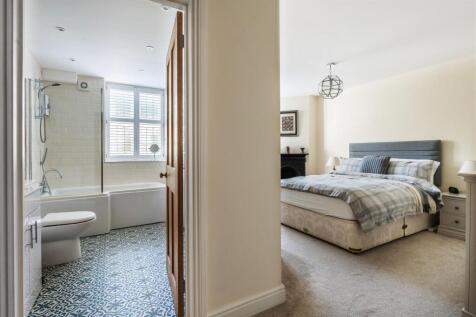 Apt-1-Little-Tangley-16.jpg