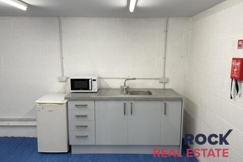 Unit 1 Deva  Kitchen.jpg