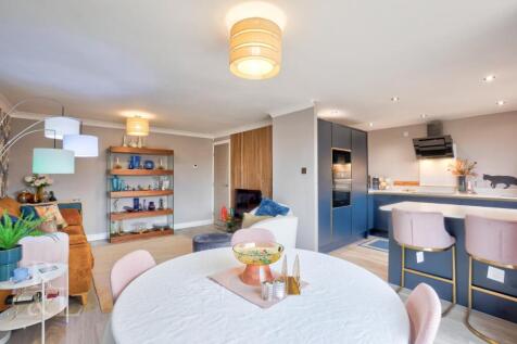 21 Woodminton Drive (2).jpg