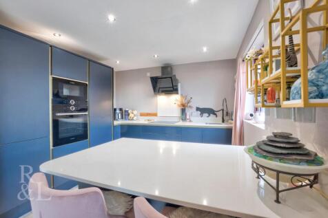 21 Woodminton Drive (3).jpg