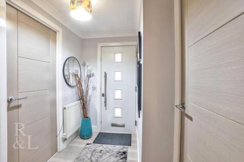 21 Woodminton Drive (1).jpg