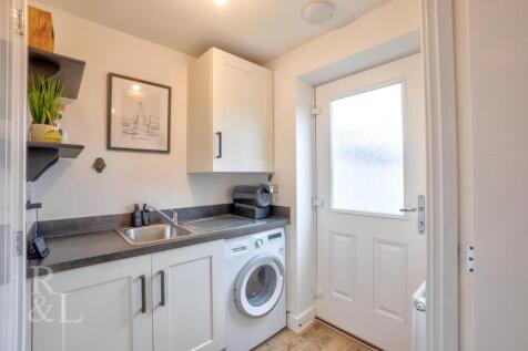 9 Ivatt Close (13).jpg