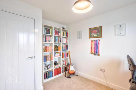 9 Ivatt Close (19).jpg