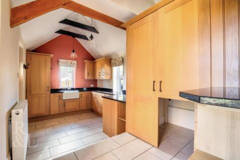 6 Meadow Lane (17).jpg