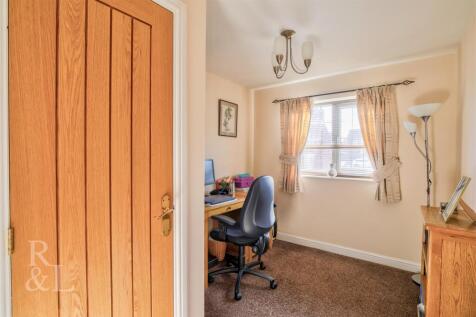 3 Boncroft Gardens (15).jpg