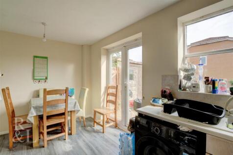8 Penkridge Road (3).jpg