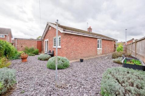 1 Iveagh Cl (13).jpg