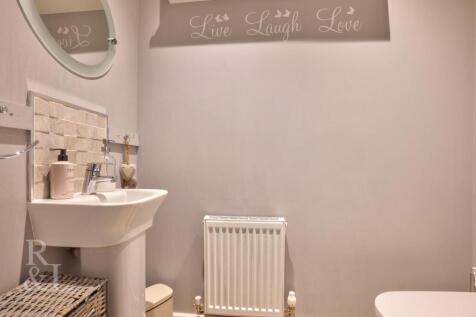 23 Bernard Vann Crescent (32).jpg