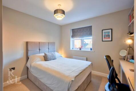 23 Bernard Vann Crescent (13).jpg