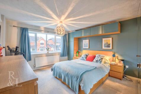 25 Ulleswater Crescent (17).jpg