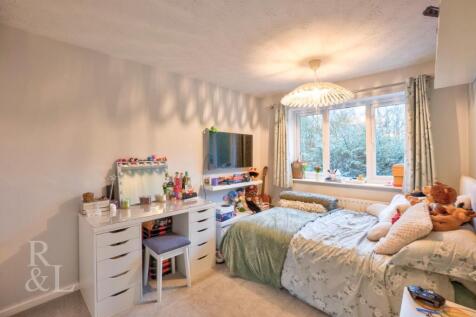 25 Ulleswater Crescent (20).jpg