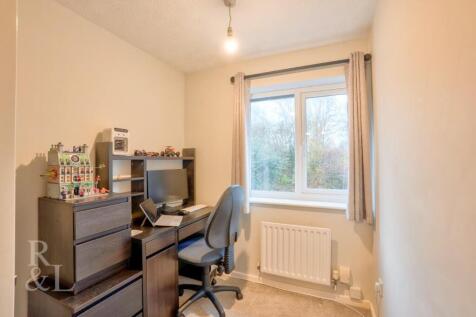 25 Ulleswater Crescent (16).jpg