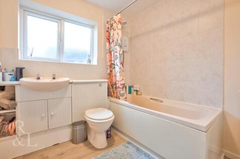 25 Ulleswater Crescent (19).jpg