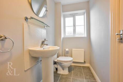 6 Wedgewood Way (16).jpg