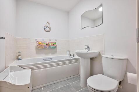 6 Wedgewood Way (17).jpg