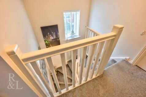 6 Wedgewood Way (22).jpg