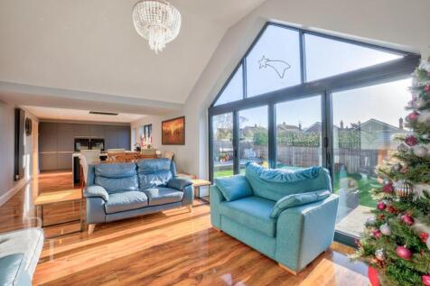 11 Homecroft (24).jpg